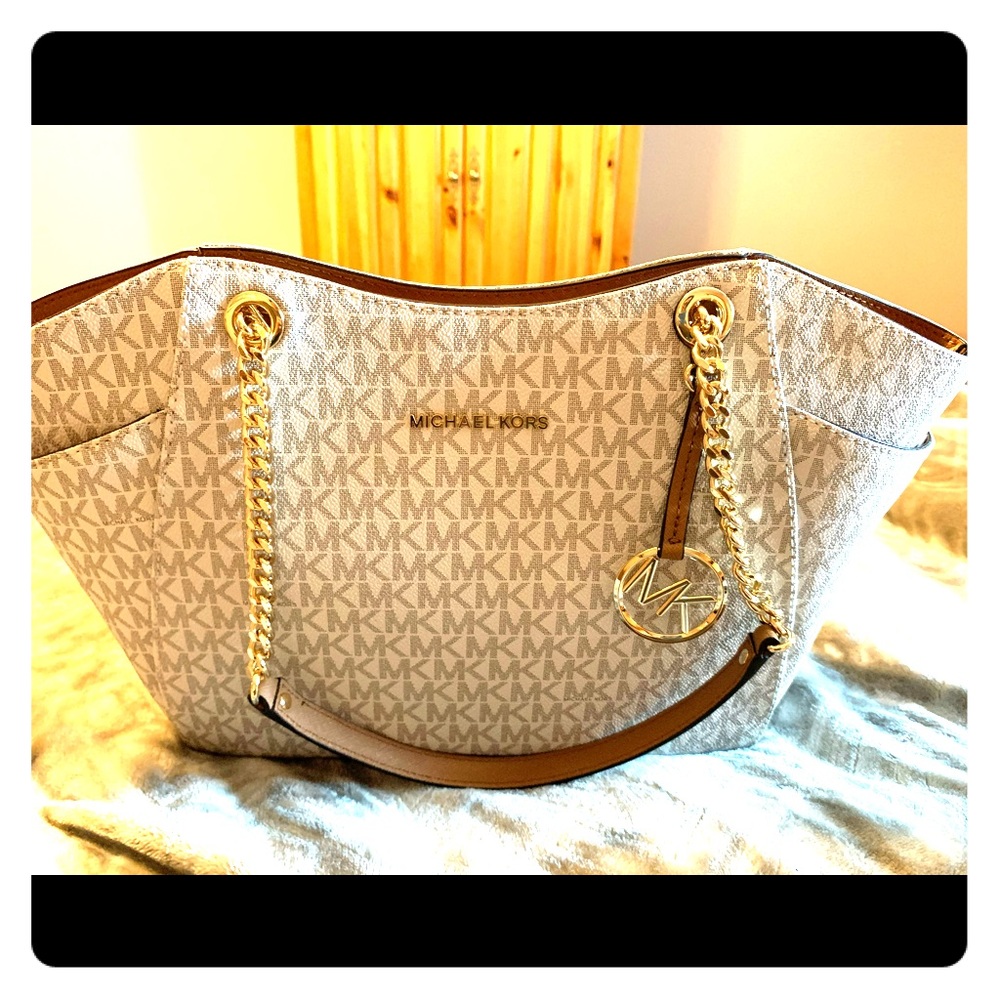 MK LG Chain Shoulder Tote